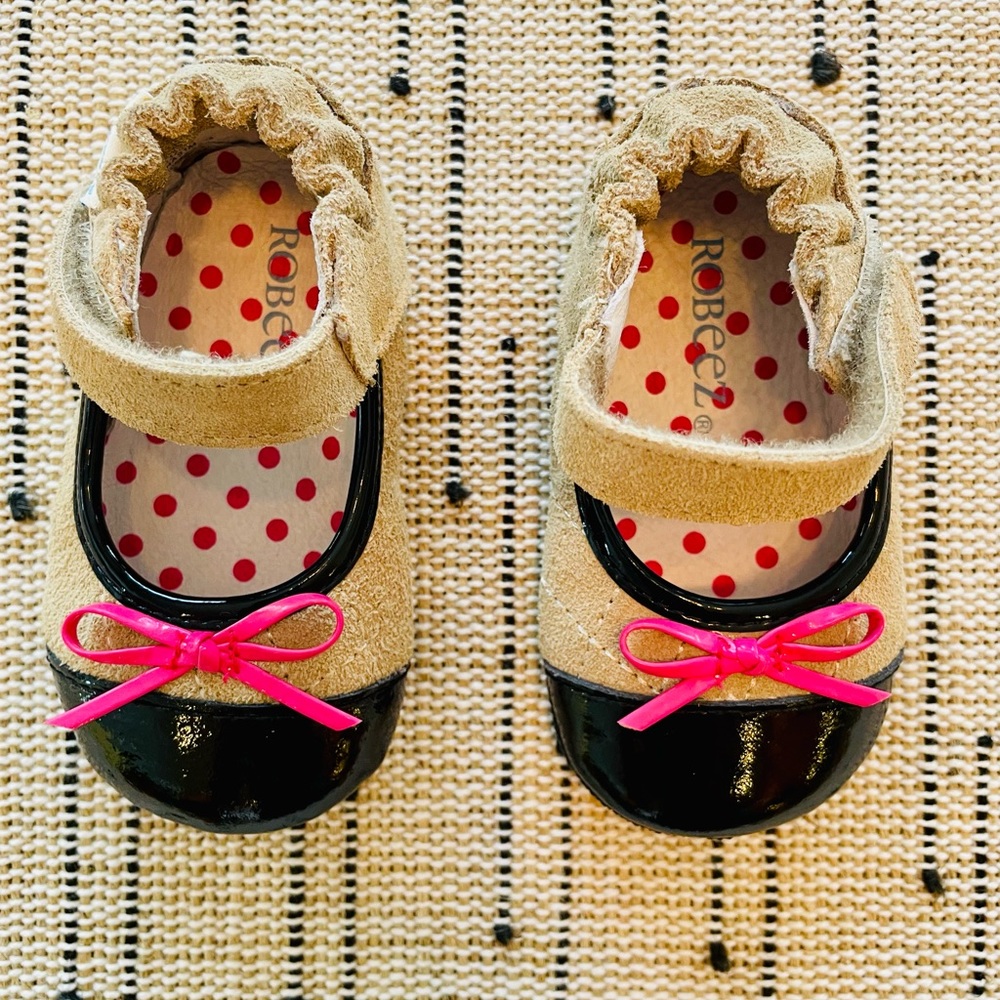 Robeez Mini Shoez - “Harper” Mary Jane Dress Shoes - Size 2 (3-6 Months)
